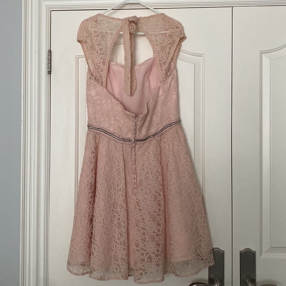 Madeline Gardiner pink laced dress. Only worn once for 5 hrs - Picture 2 of 5